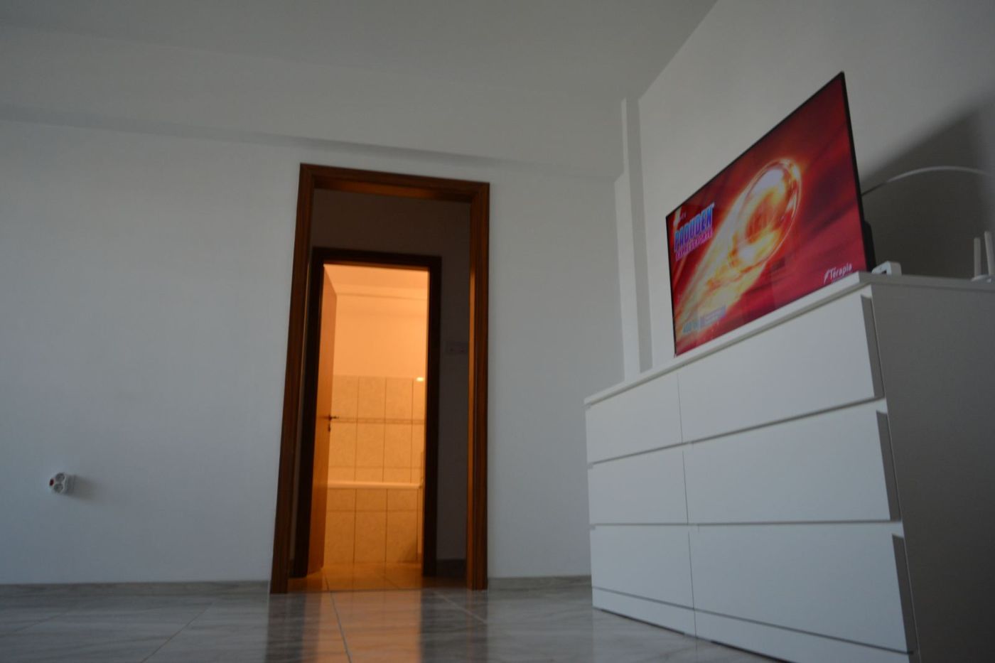 Apartament 2 camere, semidecomandat — Zona Gara de Nord